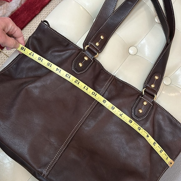 Tignanello genuine soft leather brown tote. Magnetic snap closure - Picture 5 of 13